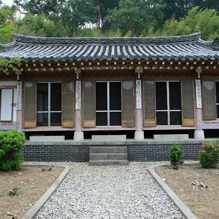 Goseong Choi Pilgan'S Old House Hotel Eksteriør billede
