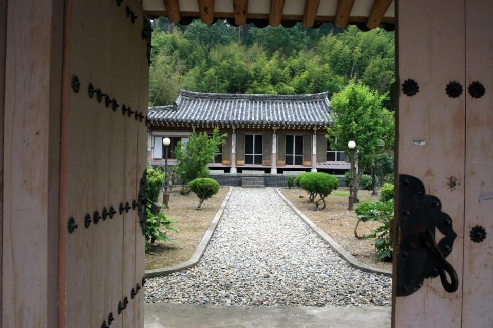 Goseong Choi Pilgan'S Old House Hotel Eksteriør billede
