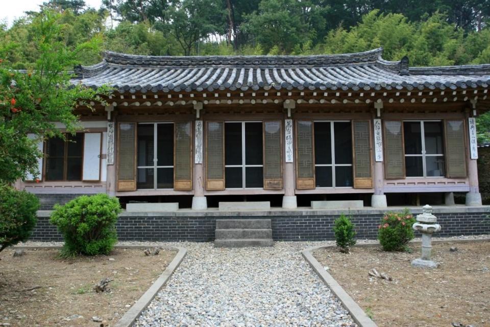 Goseong Choi Pilgan'S Old House Hotel Eksteriør billede